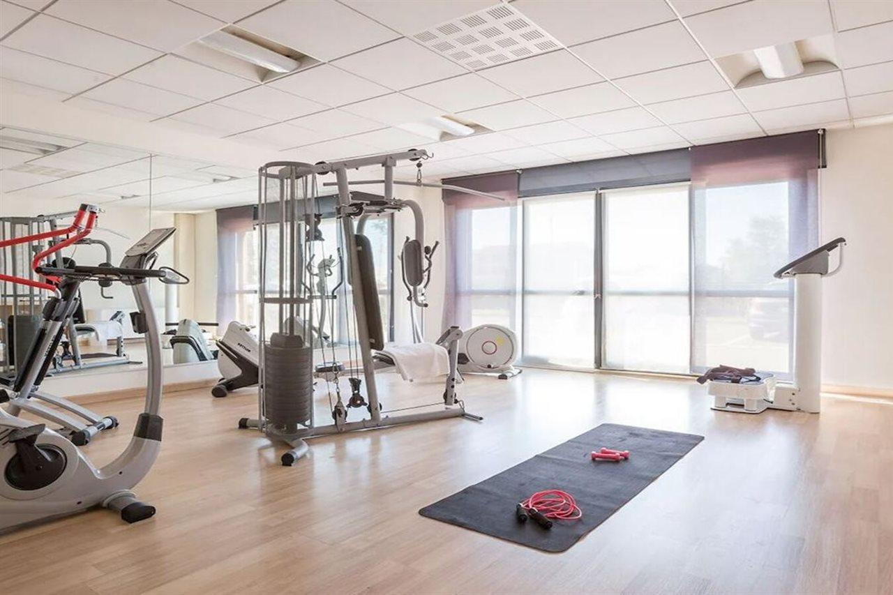 Clarion Aparthotel Toulouse Blagnac Airport Bagian luar foto