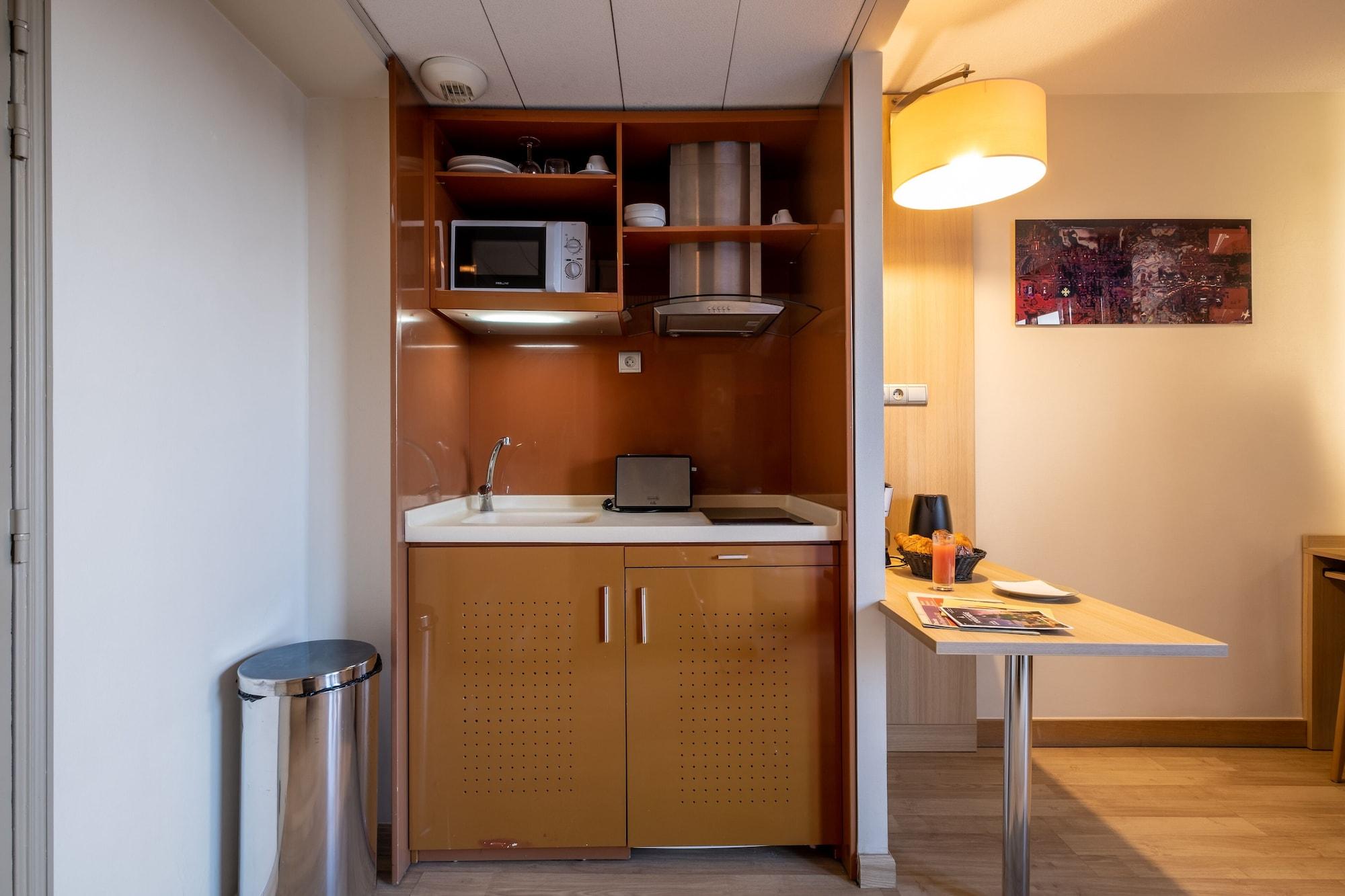 Clarion Aparthotel Toulouse Blagnac Airport Bagian luar foto