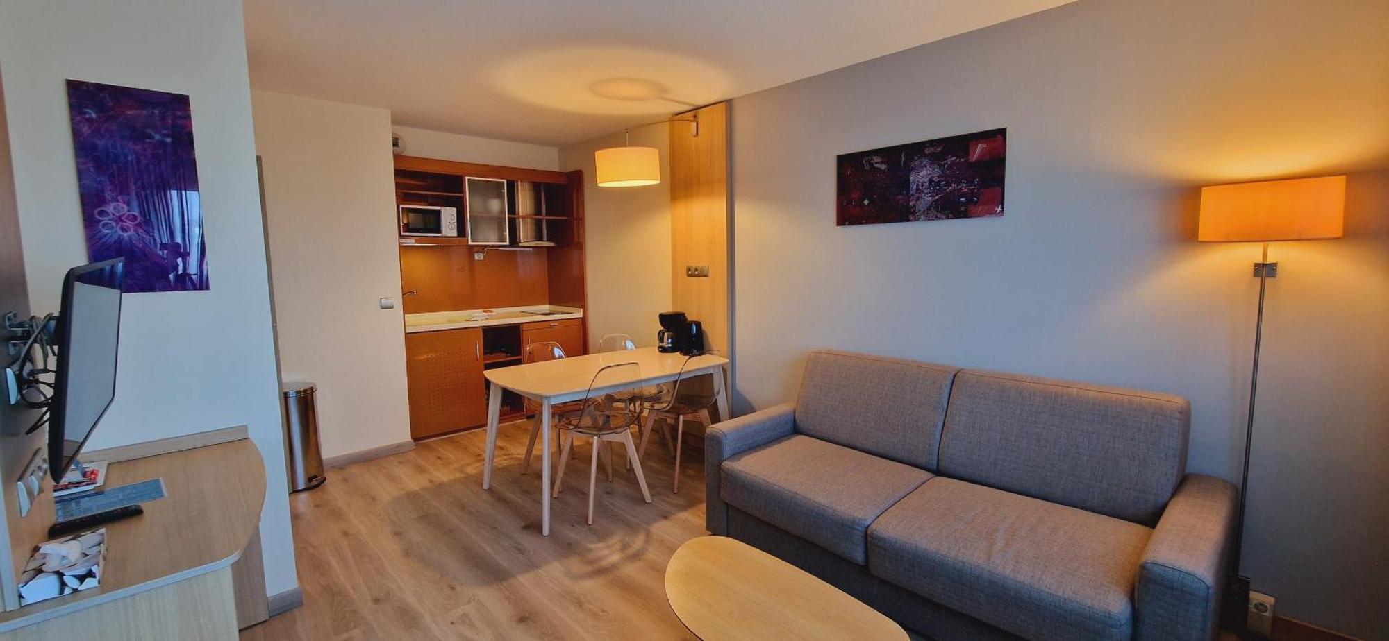 Clarion Aparthotel Toulouse Blagnac Airport Bagian luar foto