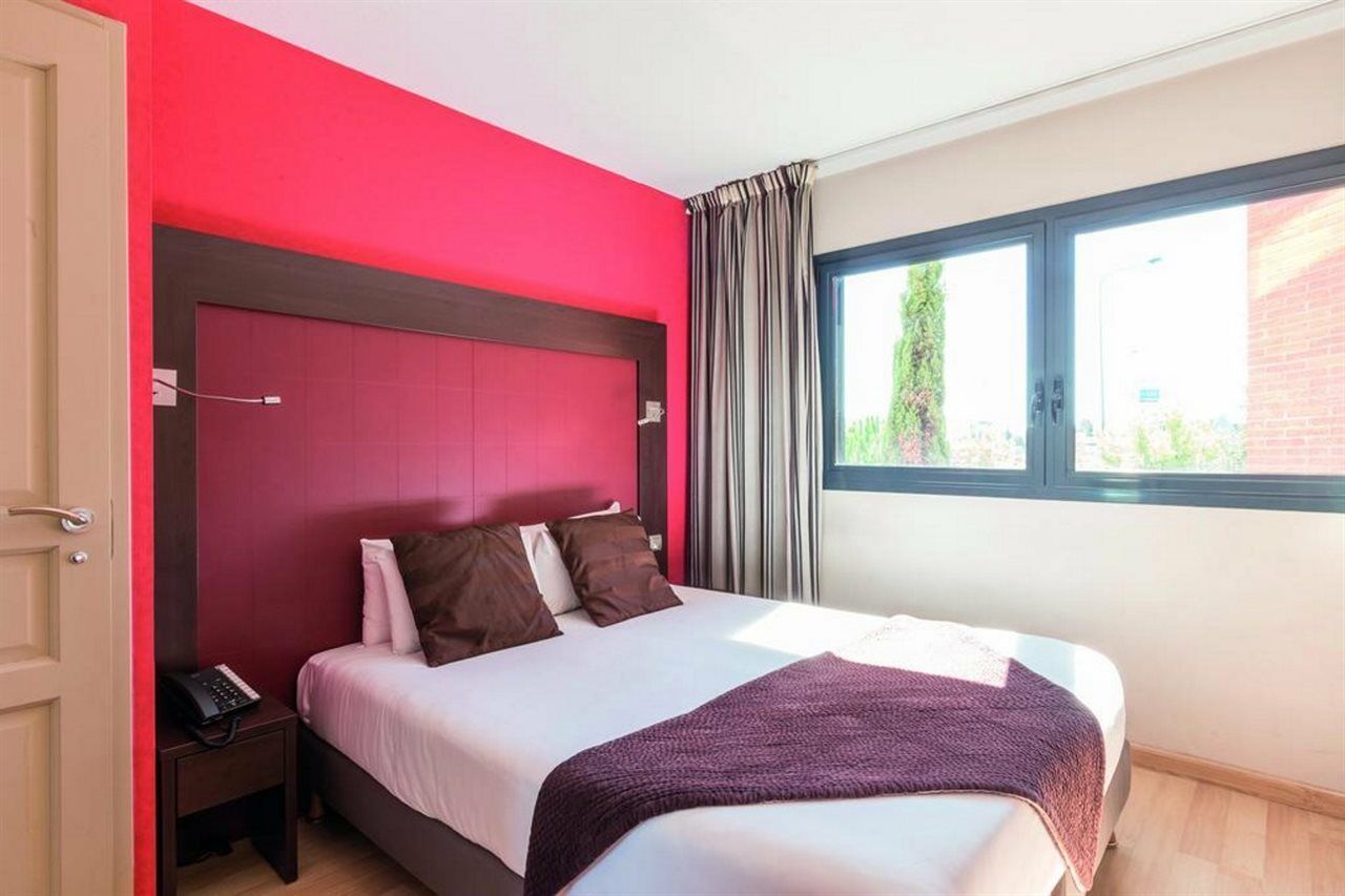 Clarion Aparthotel Toulouse Blagnac Airport Bagian luar foto