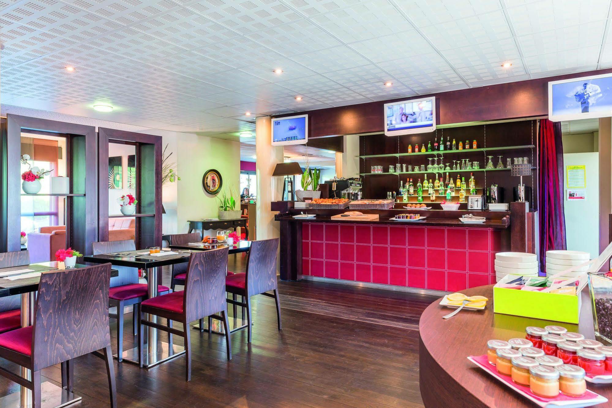 Clarion Aparthotel Toulouse Blagnac Airport Bagian luar foto